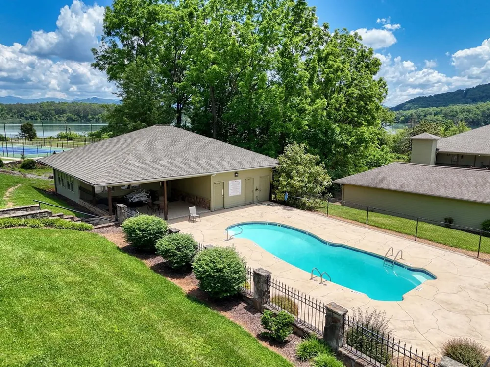 1647e Lakeview Drive Young Harris, GA 30582