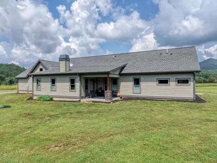 186 Rice Landing Court Hayesville, NC 28904
