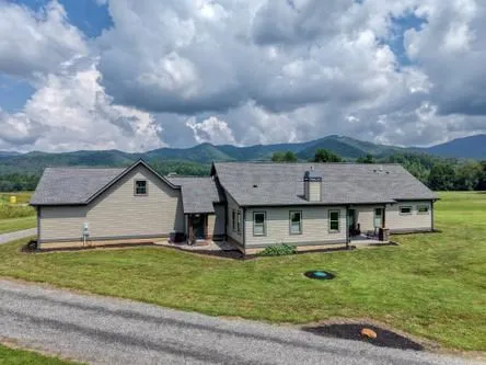 186 Rice Landing Court Hayesville, NC 28904