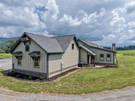 186 Rice Landing Court Hayesville, NC 28904