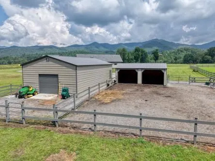 186 Rice Landing Court Hayesville, NC 28904