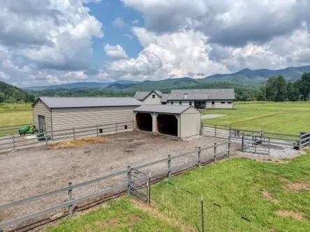 186 Rice Landing Court Hayesville, NC 28904