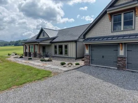 186 Rice Landing Court Hayesville, NC 28904