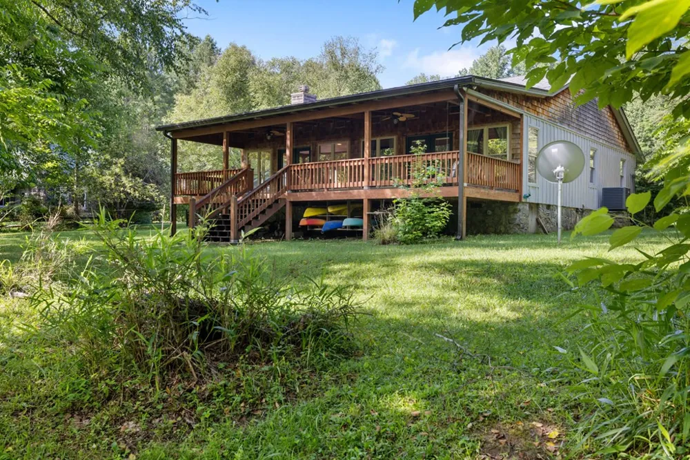 76 Misty River Lane Hayesville, NC 28904
