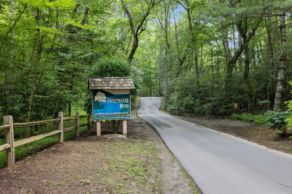 76 Misty River Lane Hayesville, NC 28904