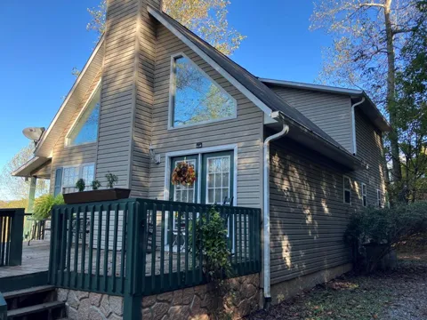 121 White Oak Drive