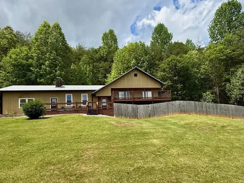876 Gibson Hill Road
