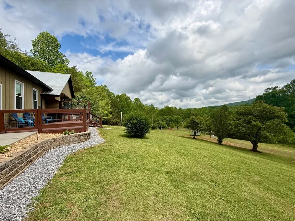 876 Gibson Hill Road Hiawassee, GA 30546