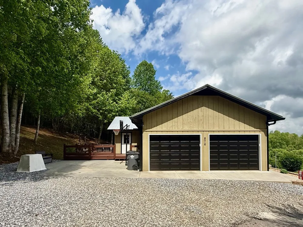 876 Gibson Hill Road Hiawassee, GA 30546