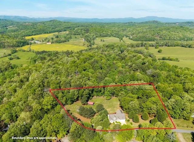 178 Windy Valley Lane Blue Ridge, GA 30513