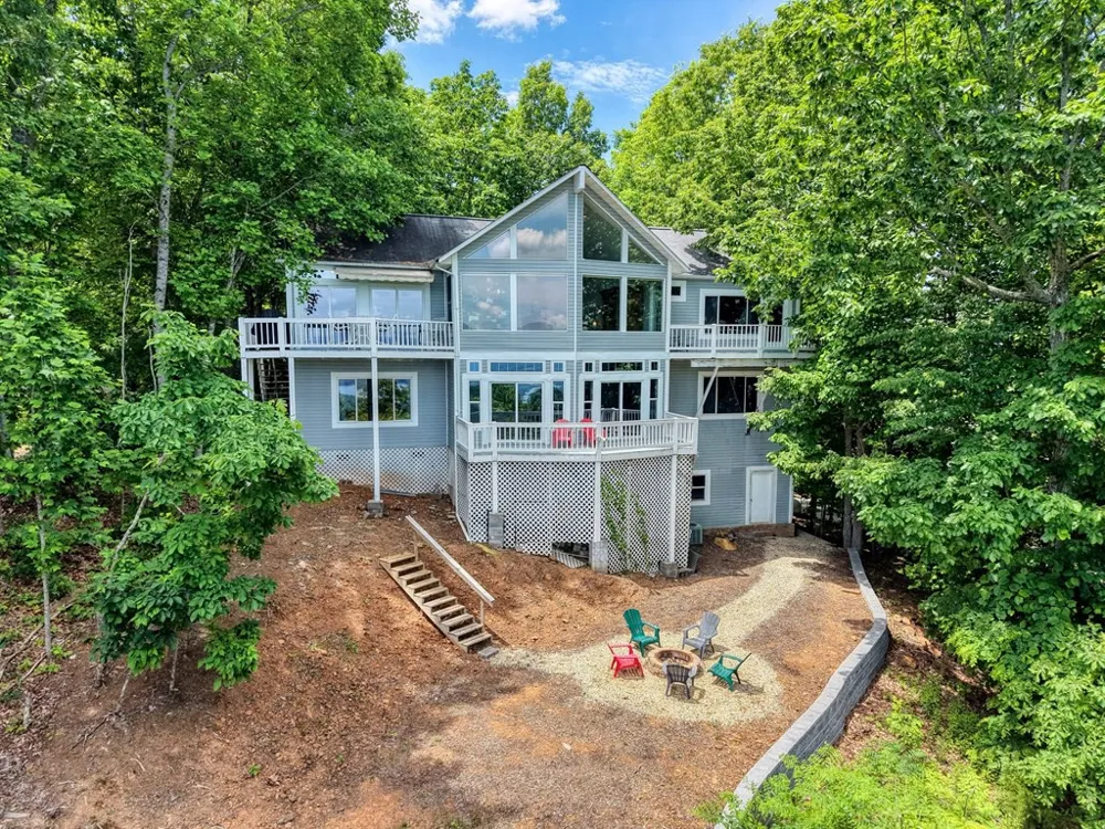 860 Ramey Mountain Road Hiawassee, GA 30546