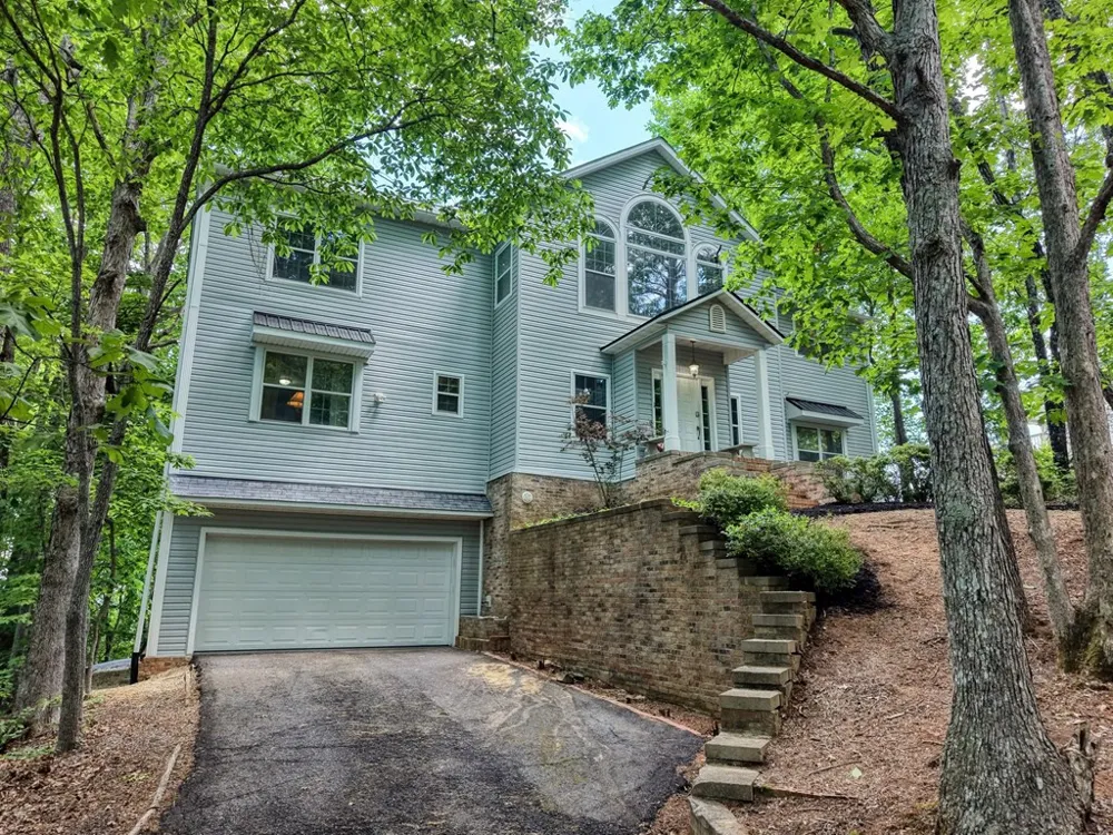 860 Ramey Mountain Road Hiawassee, GA 30546