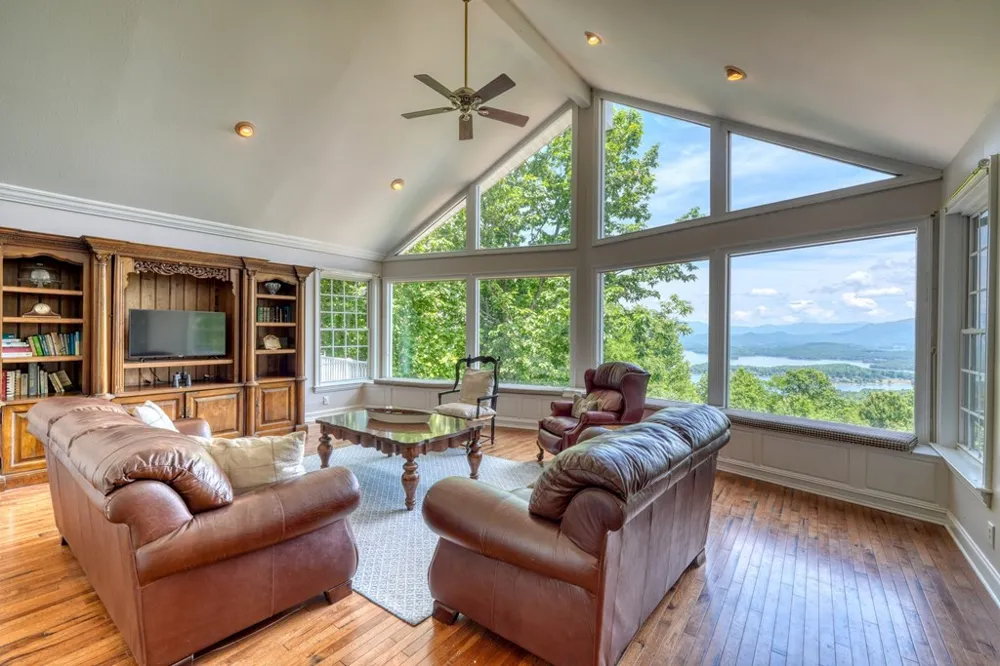 860 Ramey Mountain Road Hiawassee, GA 30546