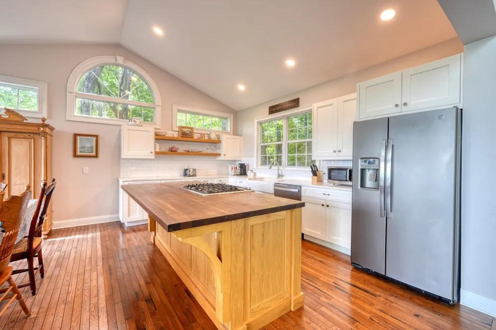 860 Ramey Mountain Road Hiawassee, GA 30546