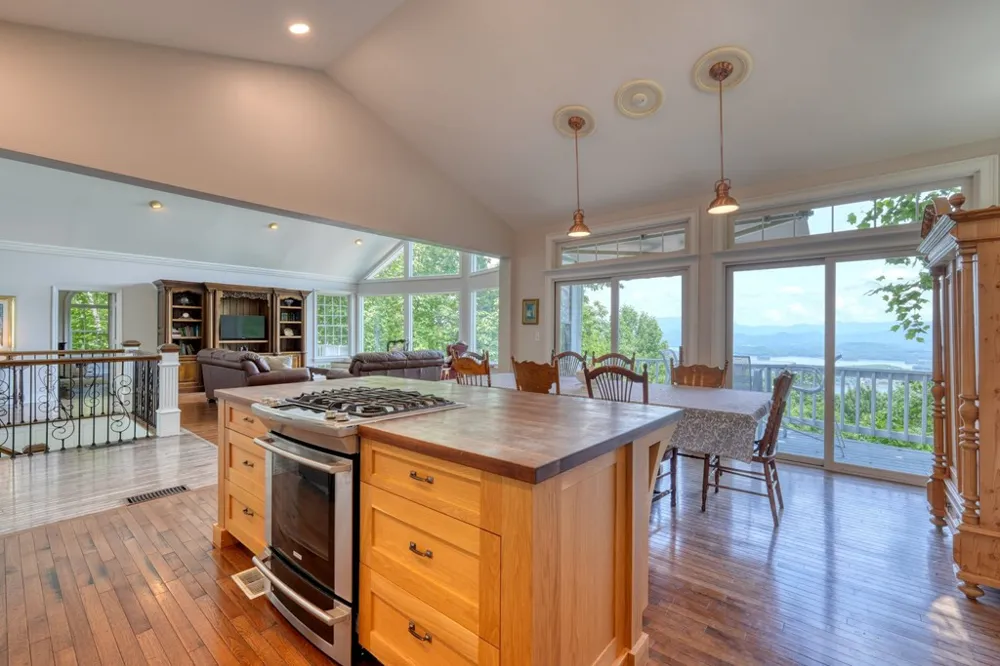 860 Ramey Mountain Road Hiawassee, GA 30546
