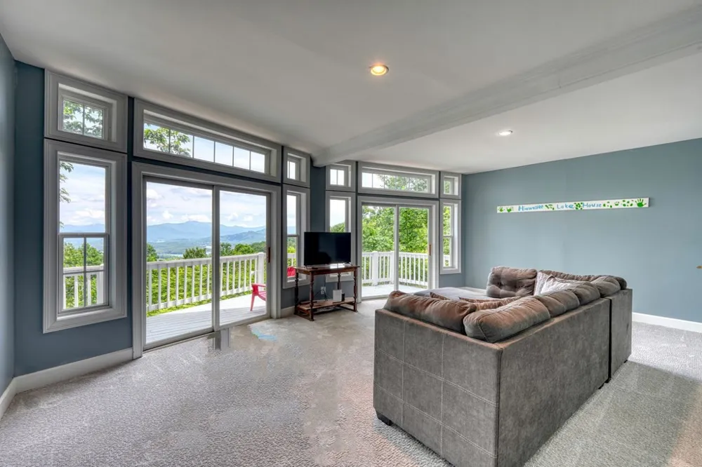 860 Ramey Mountain Road Hiawassee, GA 30546