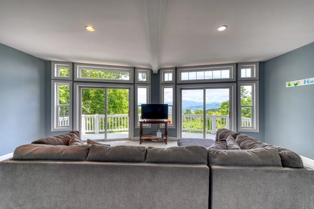 860 Ramey Mountain Road Hiawassee, GA 30546