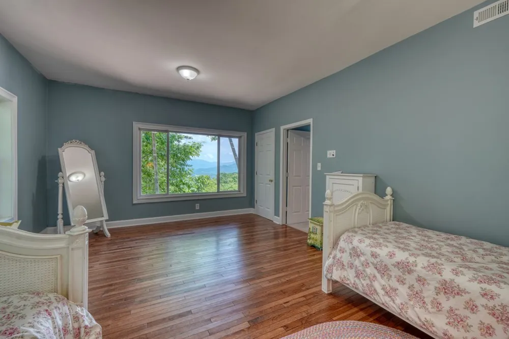 860 Ramey Mountain Road Hiawassee, GA 30546