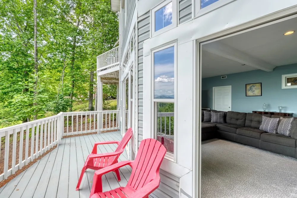 860 Ramey Mountain Road Hiawassee, GA 30546