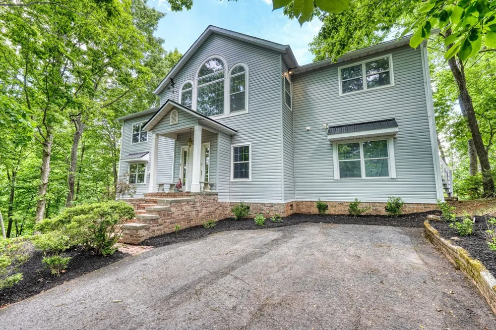 860 Ramey Mountain Road Hiawassee, GA 30546