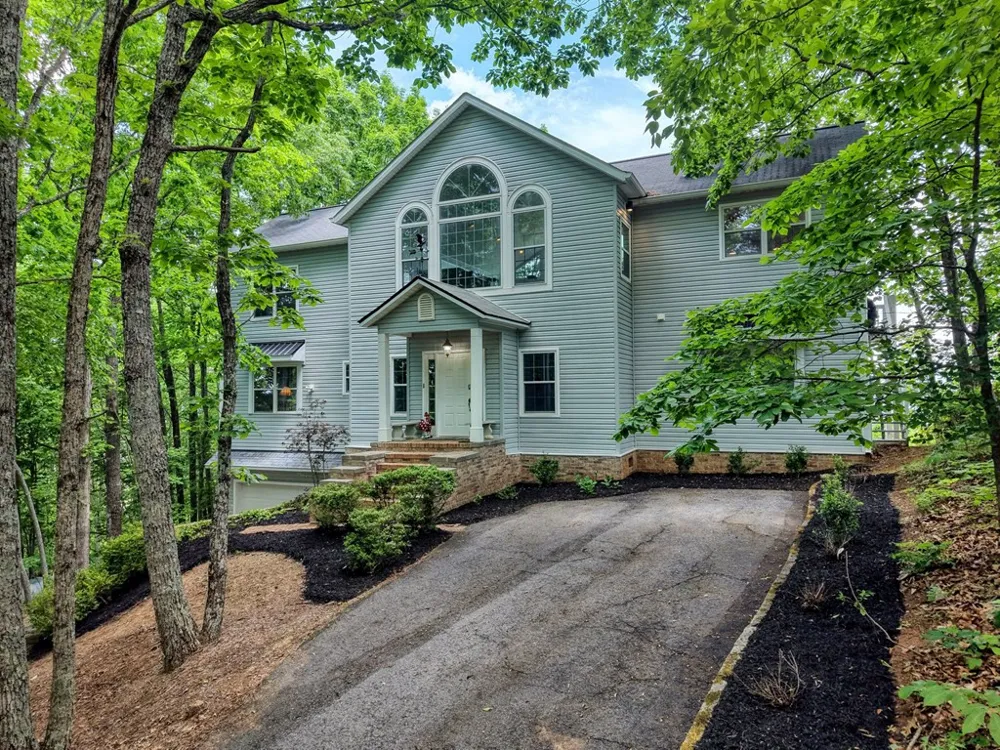 860 Ramey Mountain Road Hiawassee, GA 30546