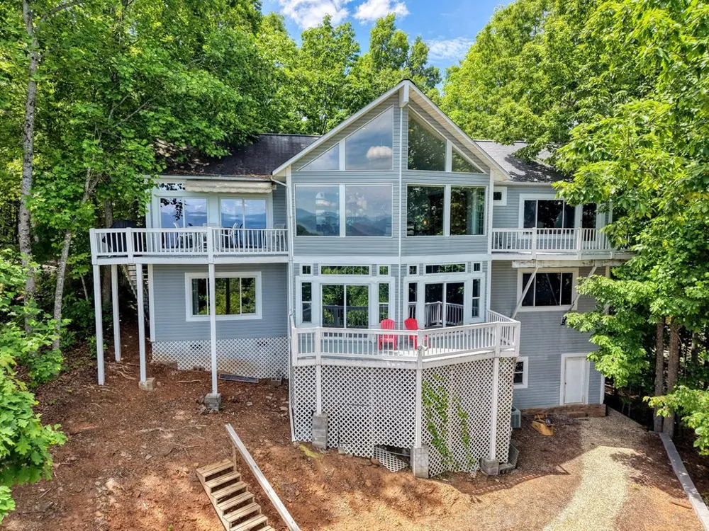 860 Ramey Mountain Road Hiawassee, GA 30546