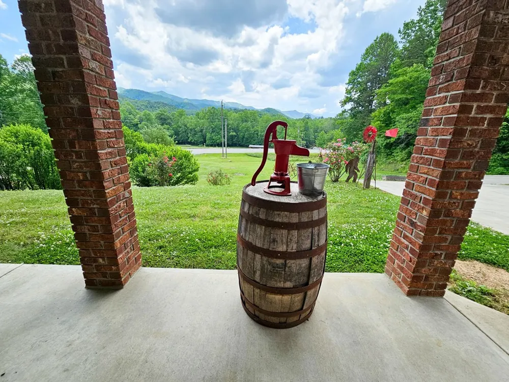 45 Sulpher Lane Andrews, NC 28901