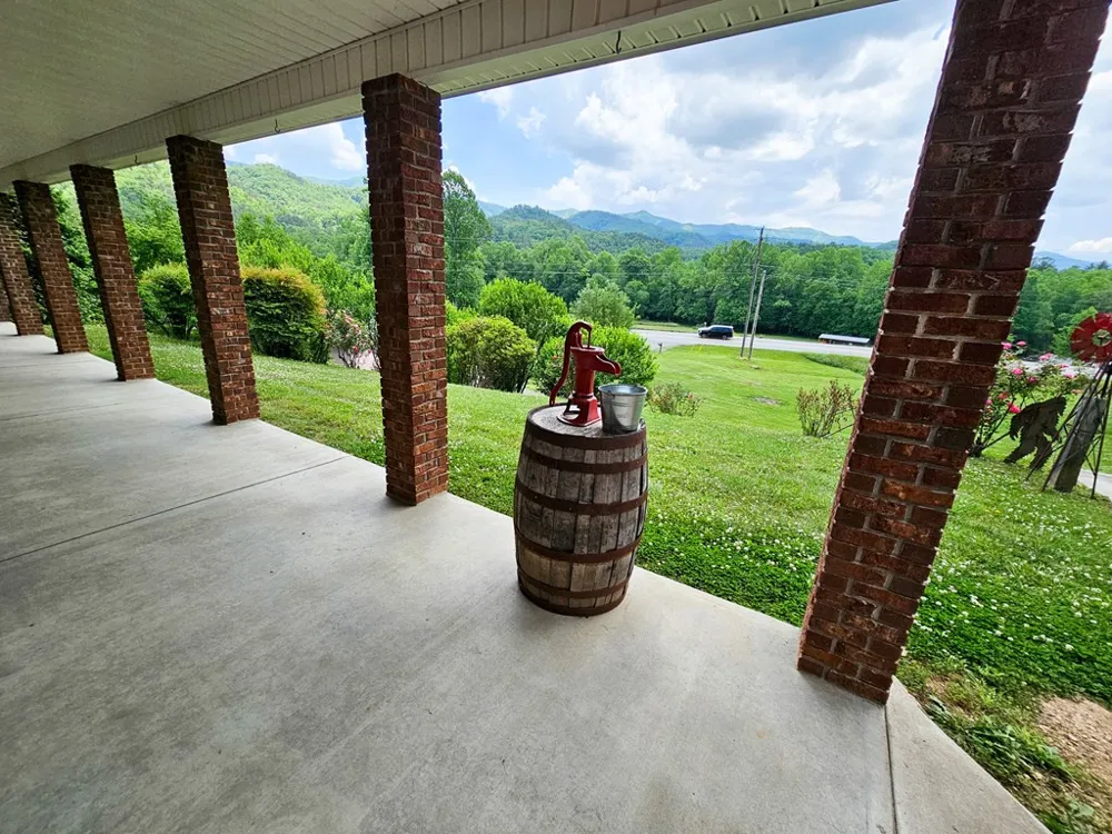 45 Sulpher Lane Andrews, NC 28901