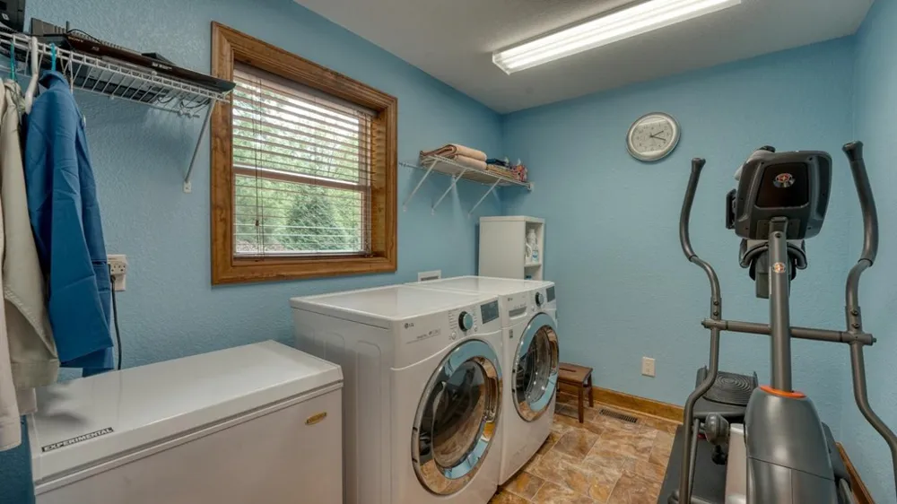 515 Barlow Fields Drive Hayesville, NC 28904
