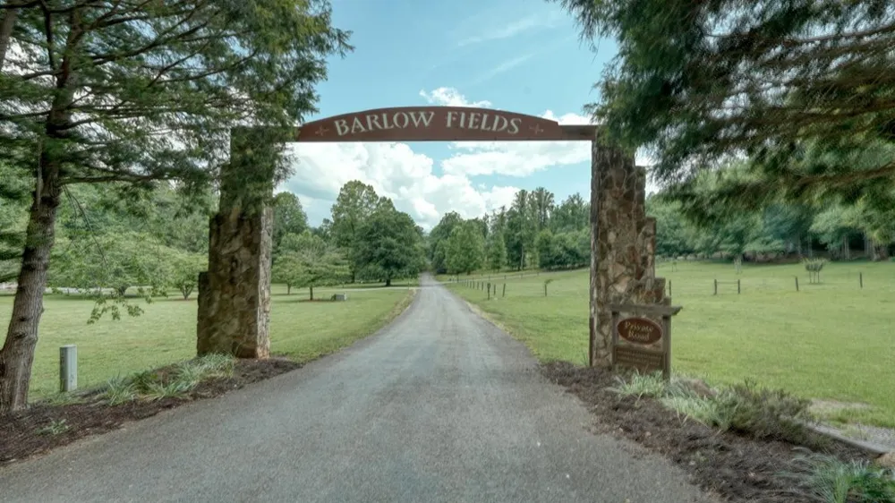 515 Barlow Fields Drive Hayesville, NC 28904