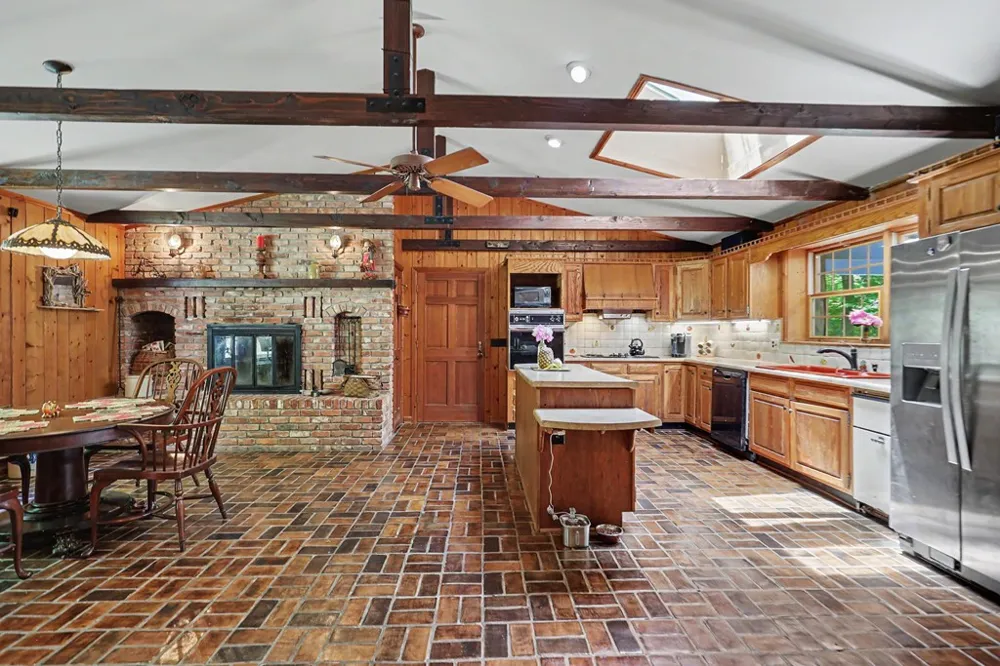 1127 Burch Branch Road Hiawassee, GA 30546