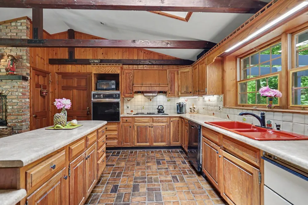 1127 Burch Branch Road Hiawassee, GA 30546