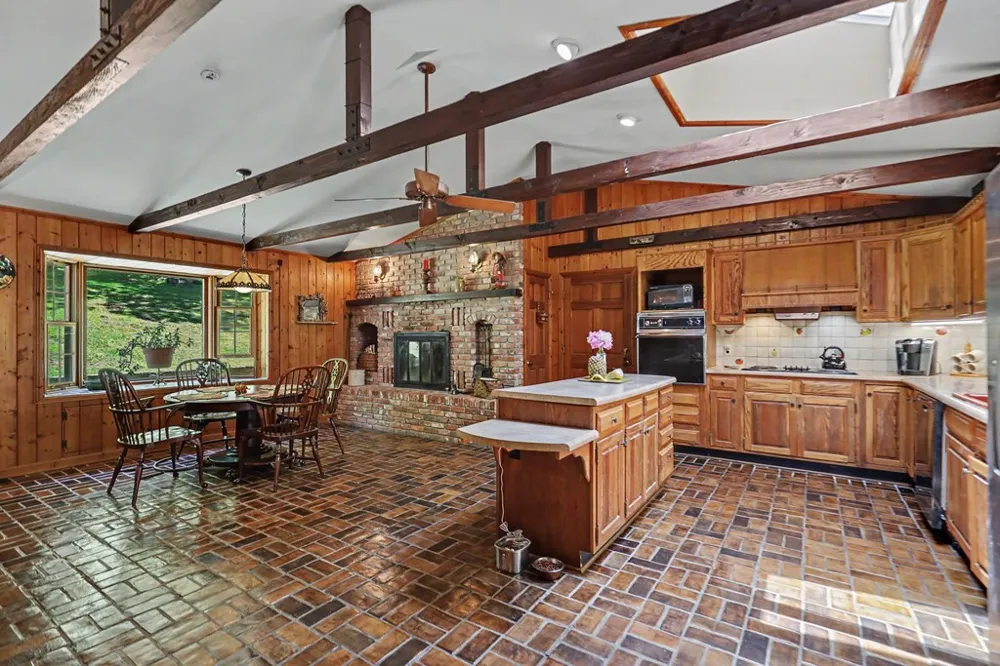 1127 Burch Branch Road Hiawassee, GA 30546