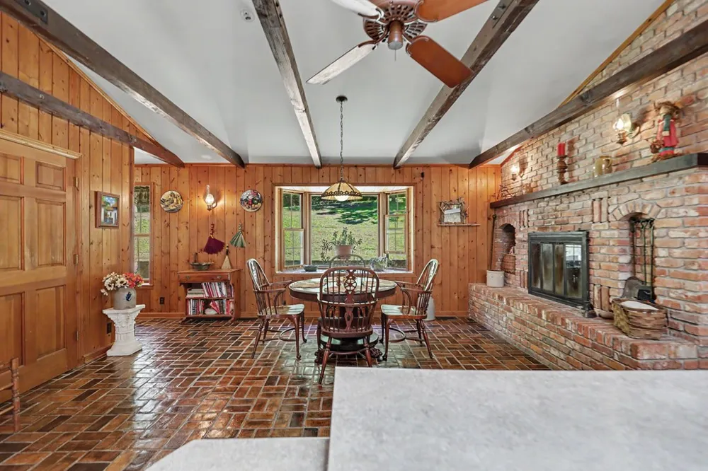 1127 Burch Branch Road Hiawassee, GA 30546