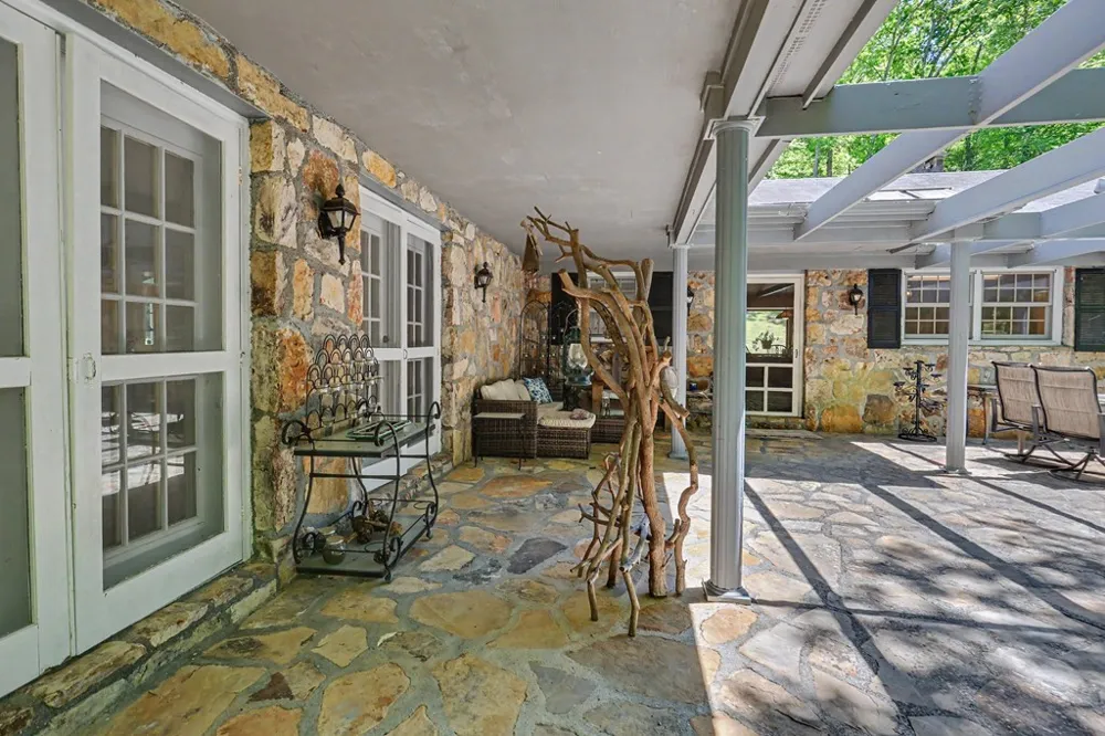 1127 Burch Branch Road Hiawassee, GA 30546