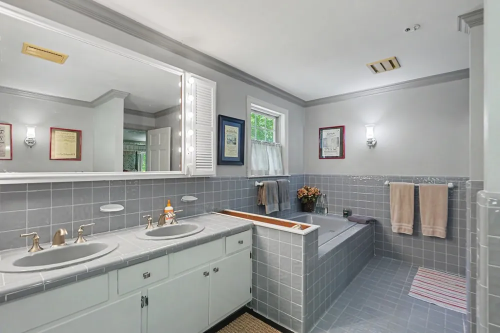 1127 Burch Branch Road Hiawassee, GA 30546