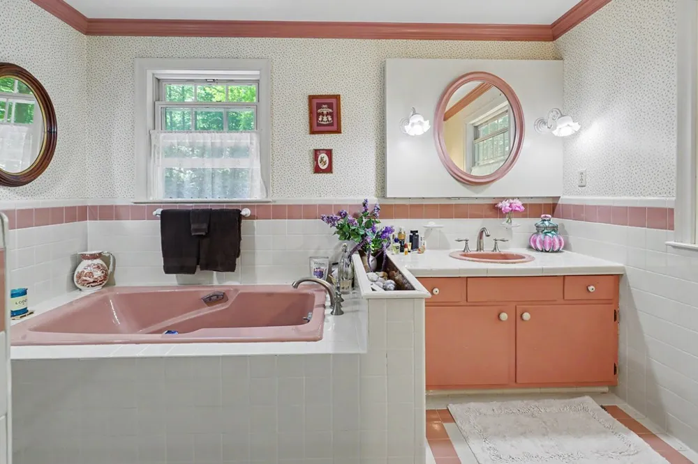 1127 Burch Branch Road Hiawassee, GA 30546