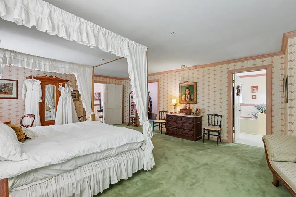 1127 Burch Branch Road Hiawassee, GA 30546