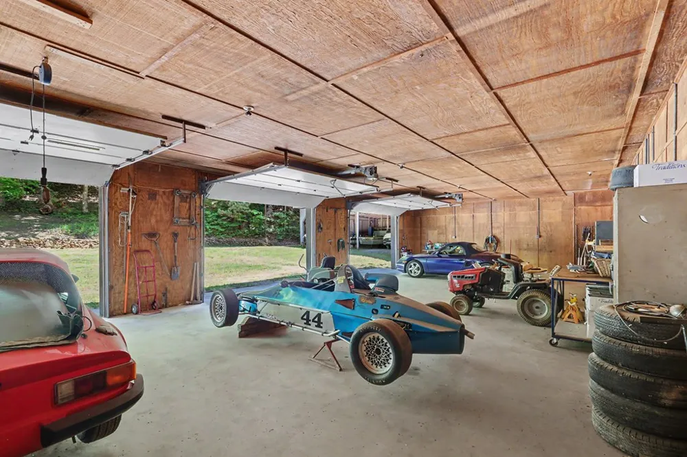 1127 Burch Branch Road Hiawassee, GA 30546