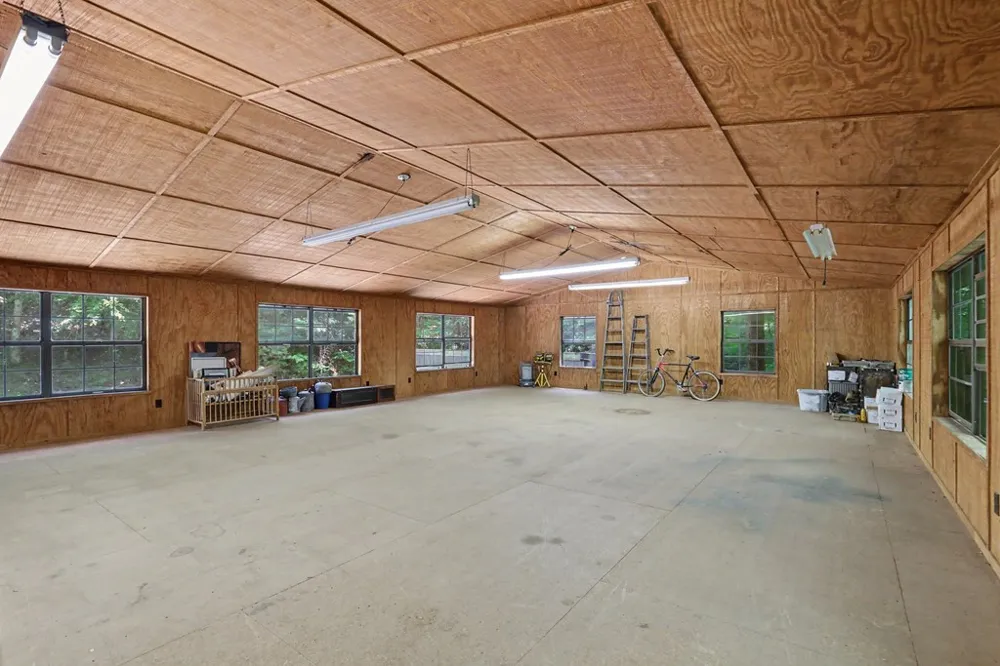 1127 Burch Branch Road Hiawassee, GA 30546
