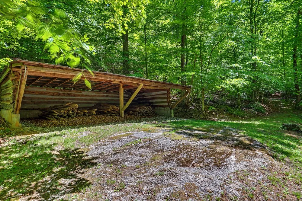 1127 Burch Branch Road Hiawassee, GA 30546