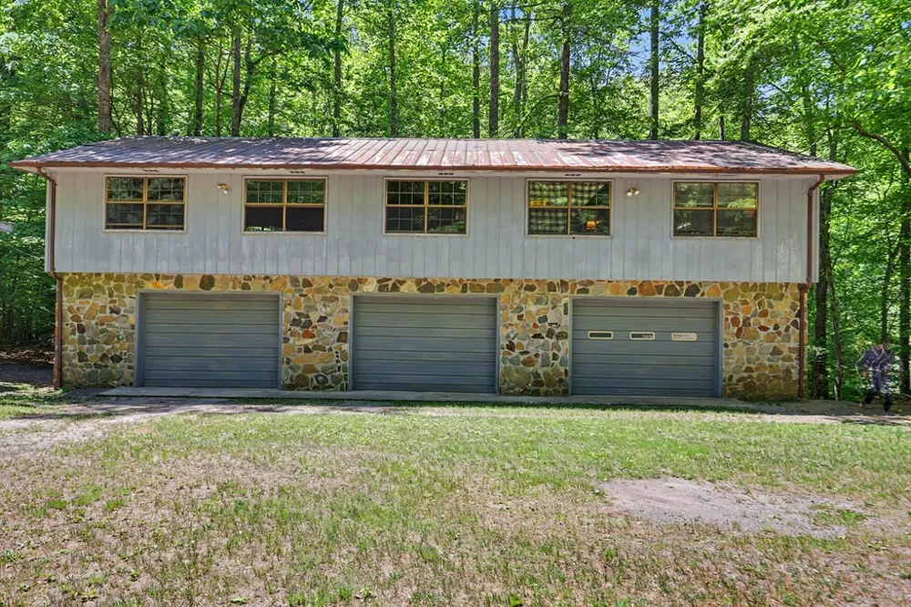 1127 Burch Branch Road Hiawassee, GA 30546