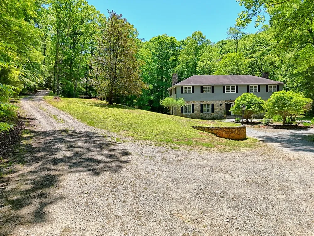 1127 Burch Branch Road Hiawassee, GA 30546