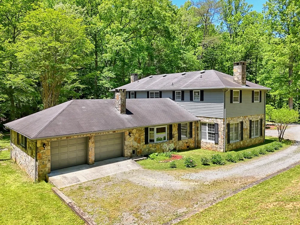 1127 Burch Branch Road Hiawassee, GA 30546