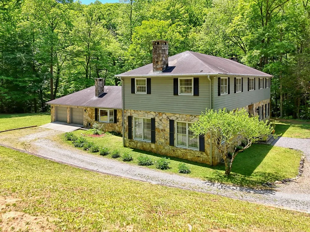 1127 Burch Branch Road Hiawassee, GA 30546