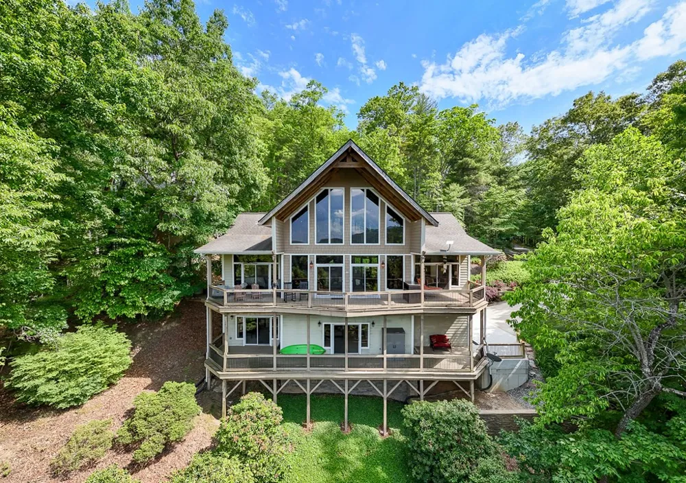 113 Snowbird Trail Robbinsville, NC 28771