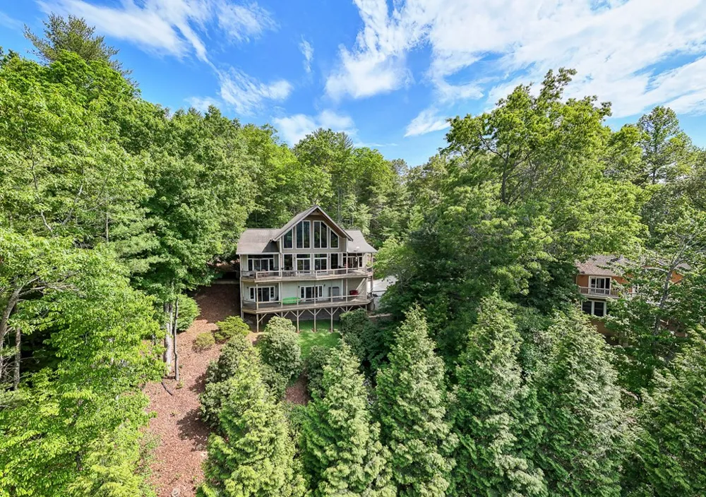 113 Snowbird Trail Robbinsville, NC 28771
