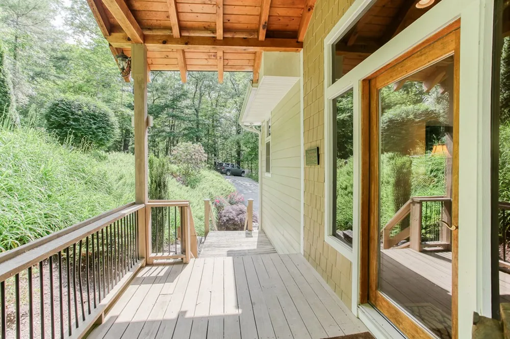 113 Snowbird Trail Robbinsville, NC 28771