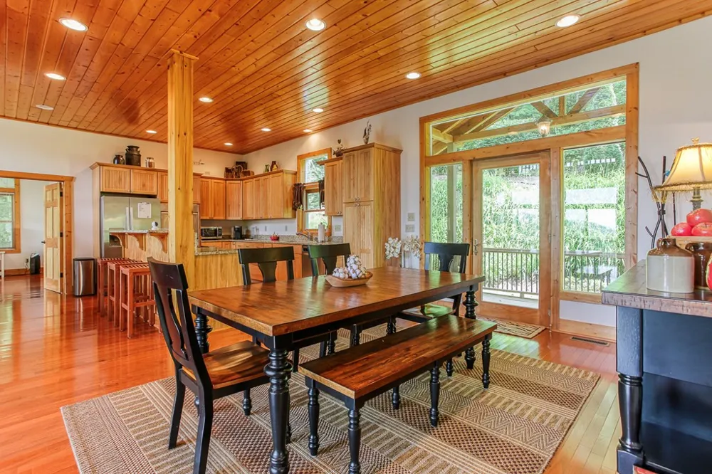 113 Snowbird Trail Robbinsville, NC 28771