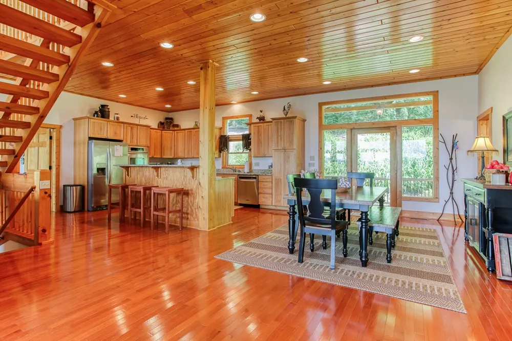 113 Snowbird Trail Robbinsville, NC 28771